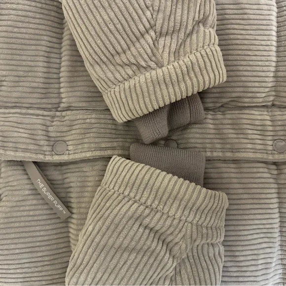 Aritzia Super Puff - Lavender - Picture 3 of 6